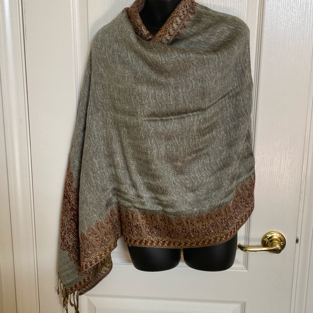 Pashmina scarf